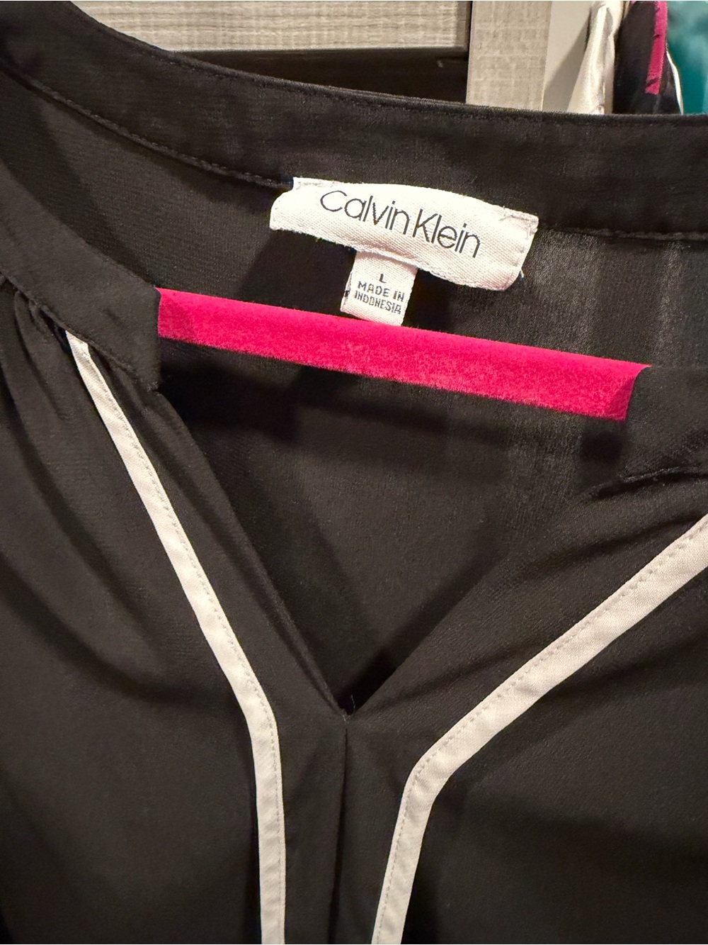 Calvin Klein Black Long-Sleeve Blouse with White Front Trim - Picture 2 of 2